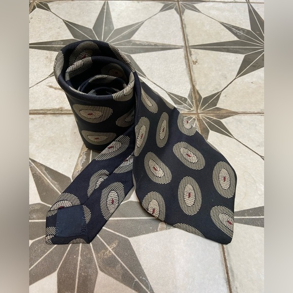Giorgio Armani Navy Blue and Paisley Tie - Picture 6 of 6